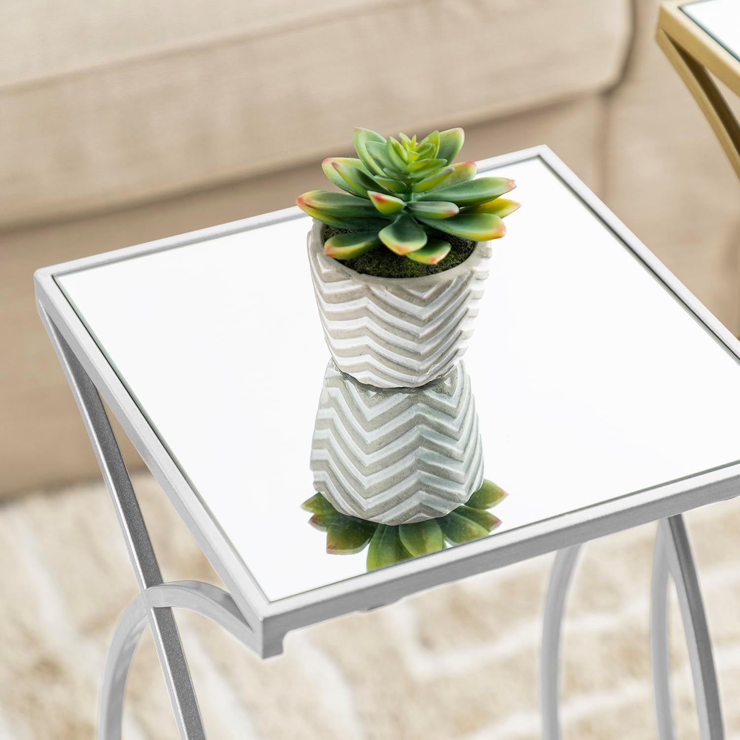 Nesting Side Tables, Set of 2 Modern End Tables with Metal Frame & Tempered Glass Top, Coffee Tables Decorative Accent Tables for Small Space Living Room Office - Silver