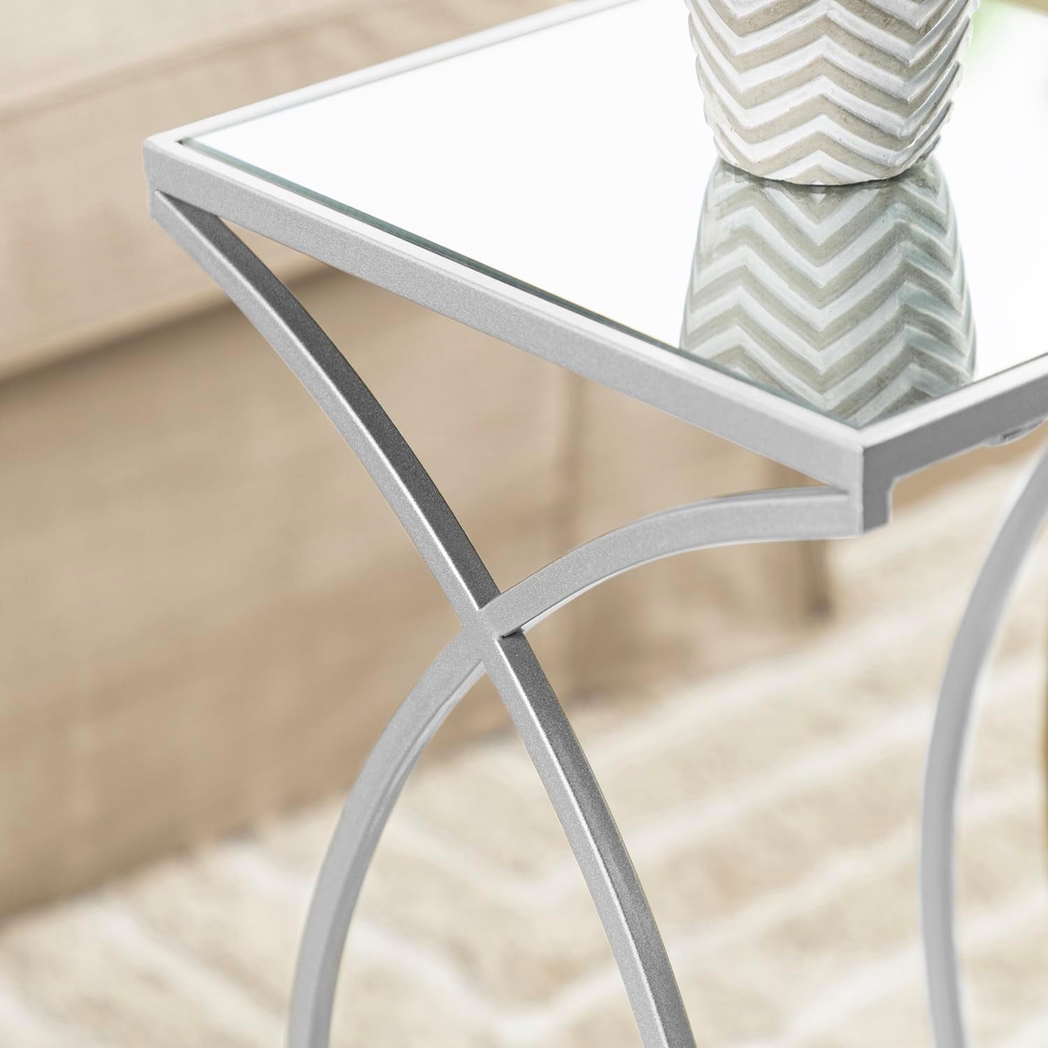 Nesting Side Tables, Set of 2 Modern End Tables with Metal Frame & Tempered Glass Top, Coffee Tables Decorative Accent Tables for Small Space Living Room Office - Silver